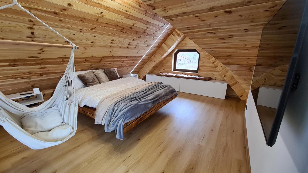 Casa Chiper - Attic Apartment With View براشوف المظهر الخارجي الصورة